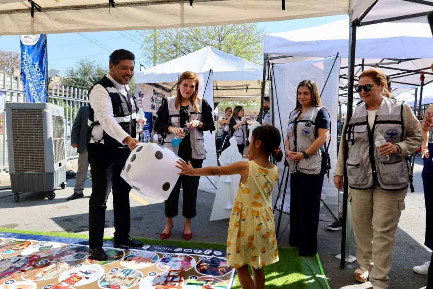 Brinda PJENL trámites y servicios jurídicos a familias