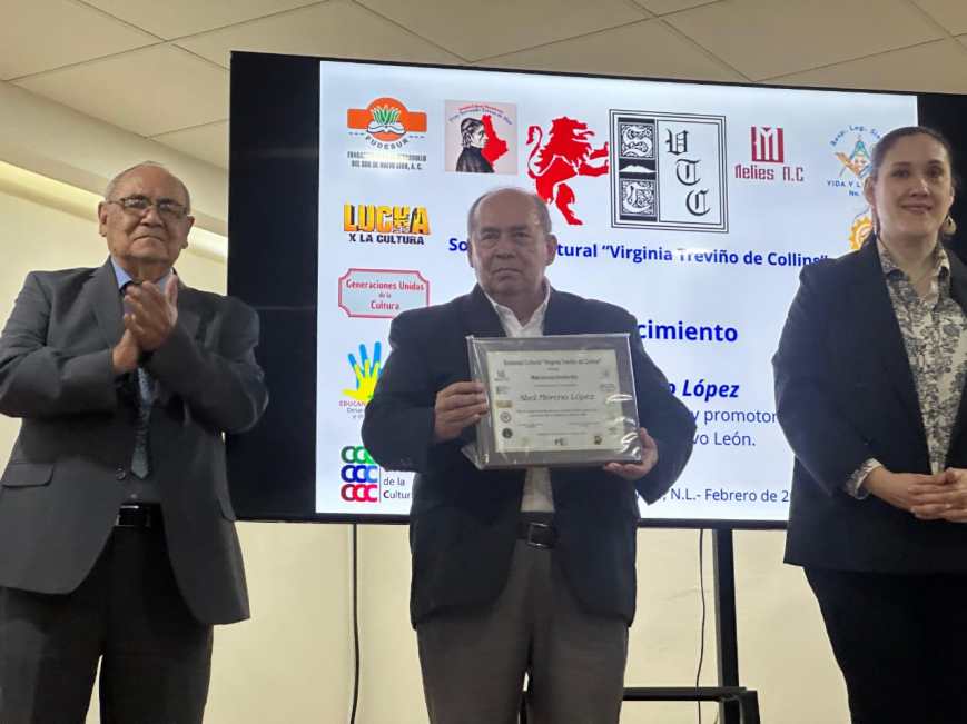 Reconocen a Abel Moreno López por 50 años de promoción cultural en Nuevo León