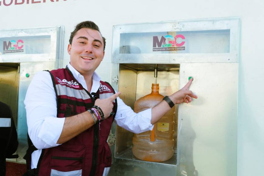 Instala García primer punto de agua purificada gratuita en Ampliación Nogales