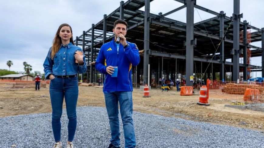 Supervisan Samuel García y Mariana Rodríguez obras del nuevo Hospital Infantil