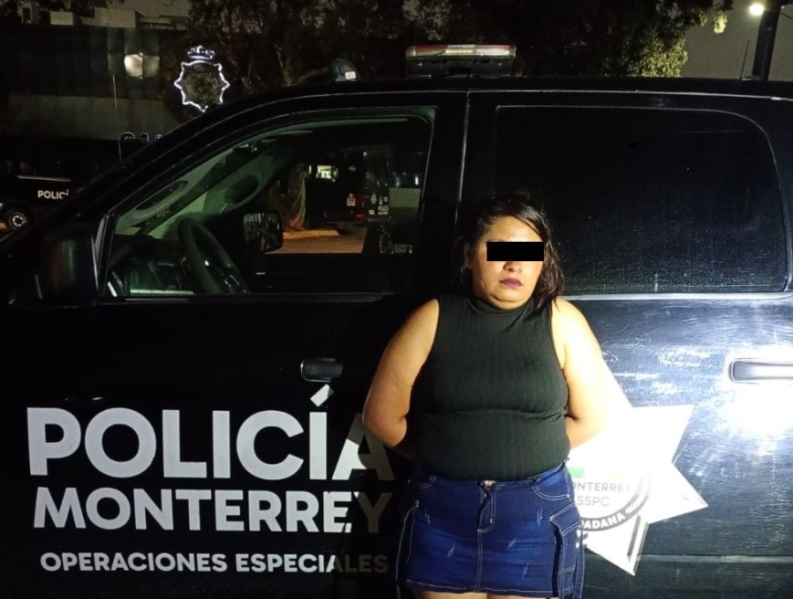 Detienen a mujer con 89 dosis de droga en el Centro de Monterrey