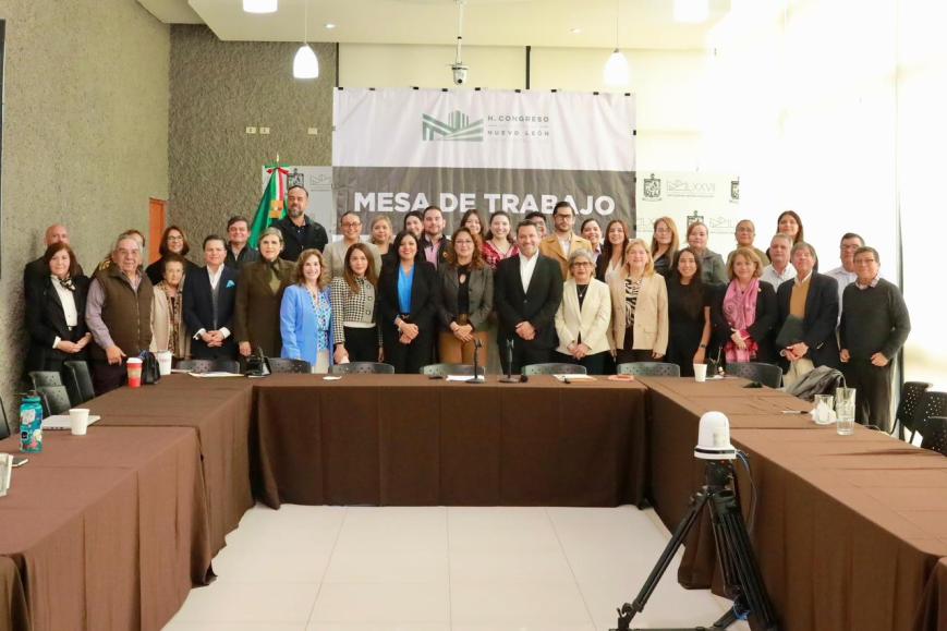 Analizan crear sistema integral de protección para adultos mayores en NL