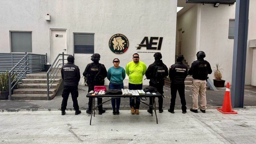 Capturan a pareja con más de 200 dosis de droga en Monterrey