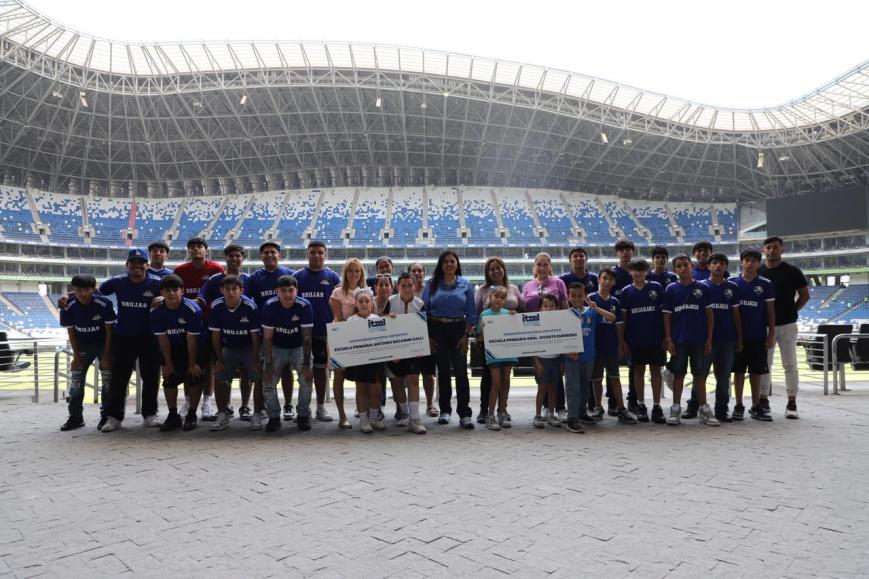 Lleva Itzel Castillo a jóvenes deportistas de Guadalupe a recorrido mundialista