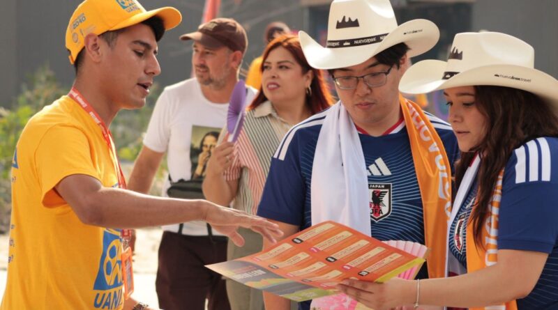 Participan mil 300 estudiantes de la UANL en atención a visitantes del Mundial