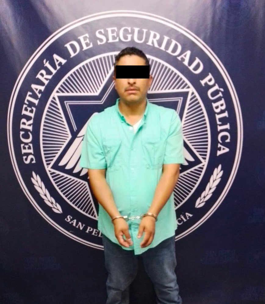 Detienen en San Pedro a conductor que circulaba con placas presuntamente apócrifas