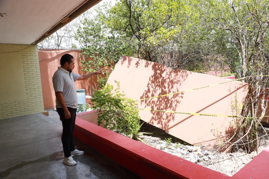 Denuncia Miguel Lechuga riesgo de derrumbe en secundaria de Santa Catarina