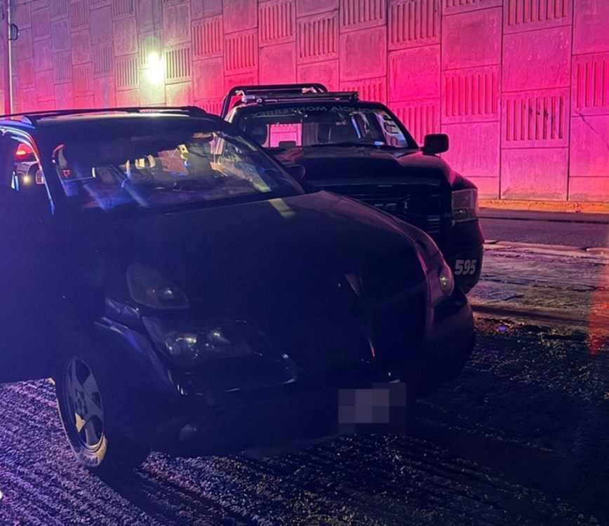Detienen a cuatro tras persecución y choque contra patrullas en Monterrey